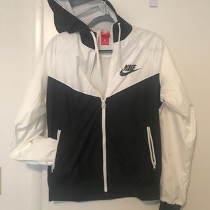 Nike windbreaker jacket